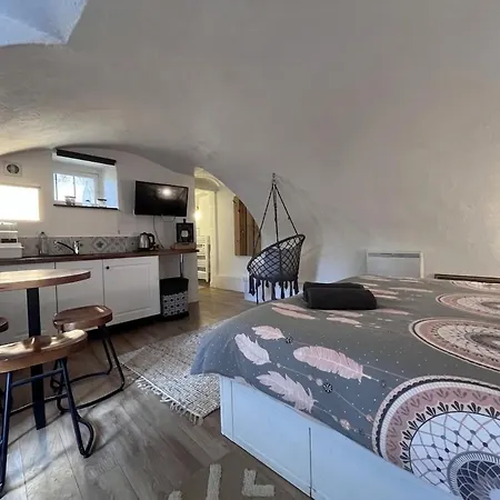 Studio, Maison En Pierre, Terrasse, Jardin Privatif Et Parking * Veyras